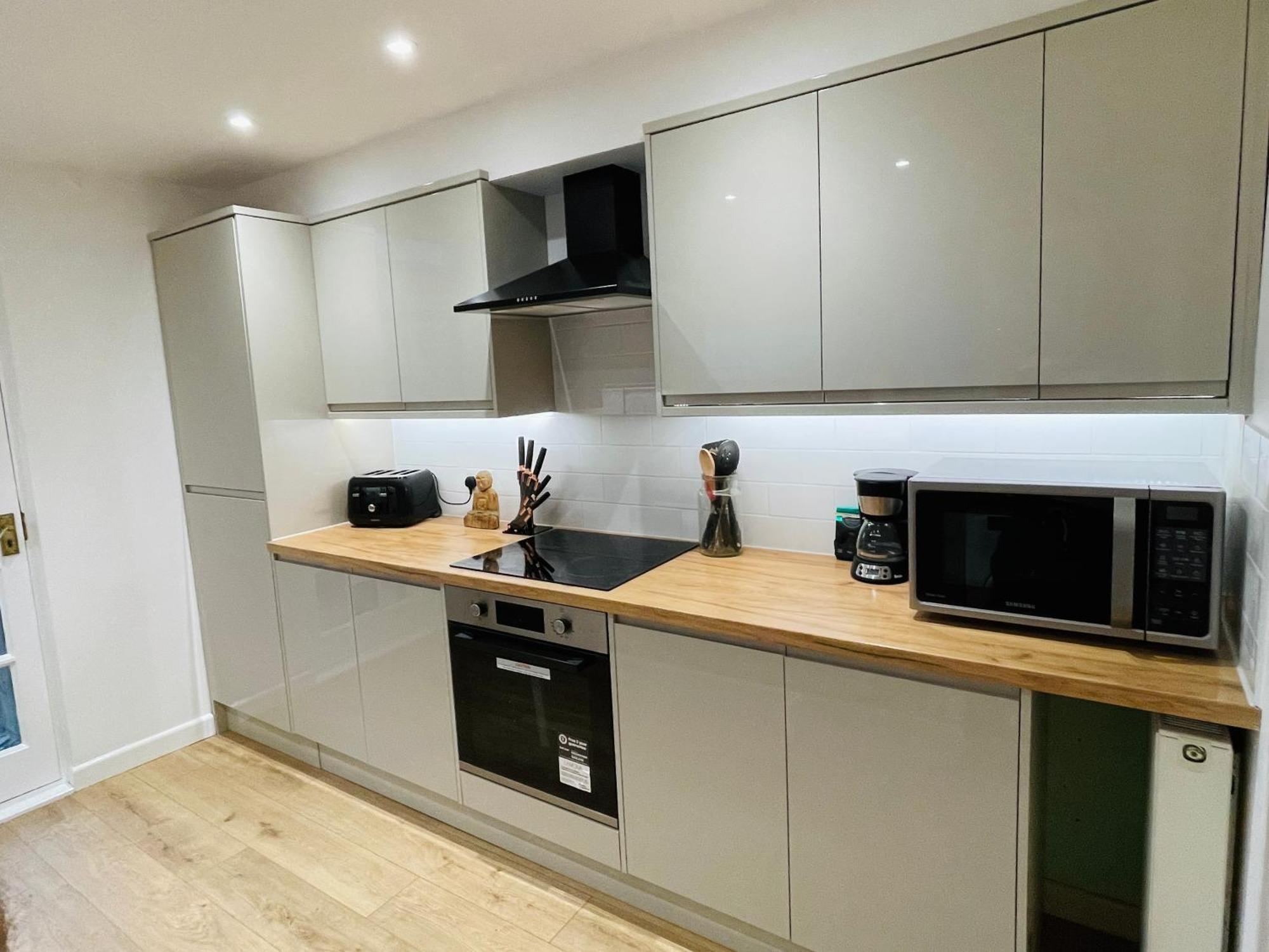 Newly Refurbished City Centre House With Parking Эксетер Экстерьер фото