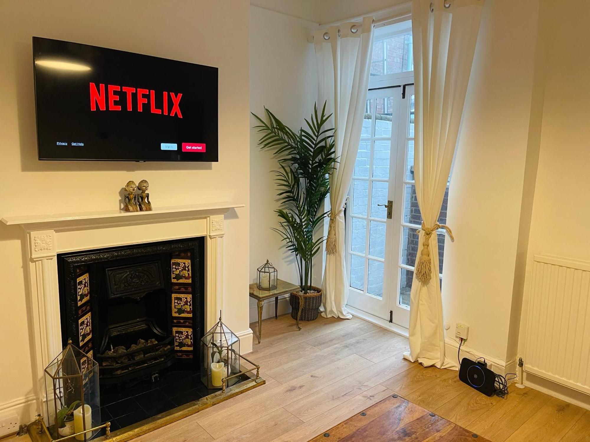 Newly Refurbished City Centre House With Parking Эксетер Экстерьер фото